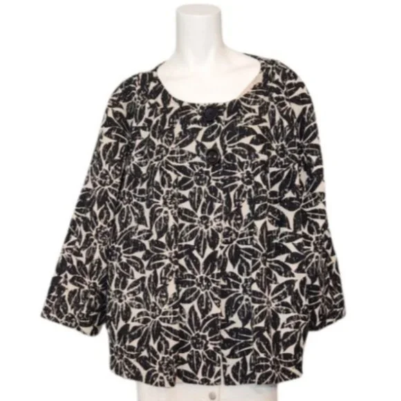 Michael Kors Linen Floral 2 button, 3/4 Sleeve Jacket - Picture 2 of 10